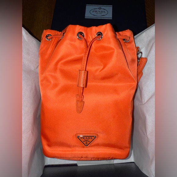 NEW WITH TAGS/IN BOX Prada Re-Edition 1978 Re-Nylon Mini Bucket Bag in Orange - Picture 3 of 8